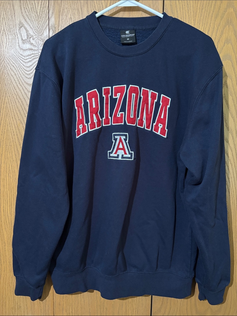Colosseum Arizona Crewneck Sweatshirt - Navy with Red Logo size medium 70%cotton